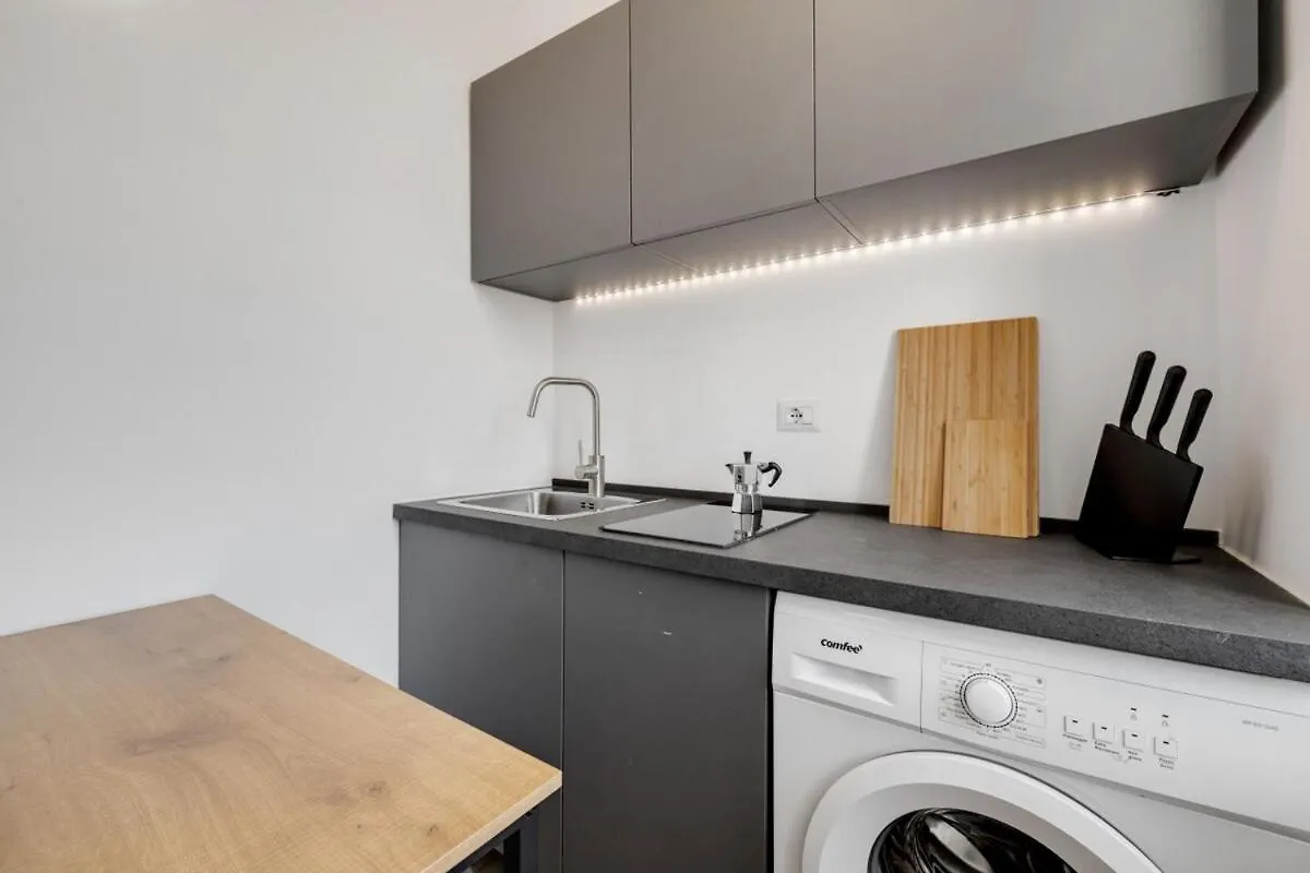 Homeby, Cozy Penthouse Apartment Milano