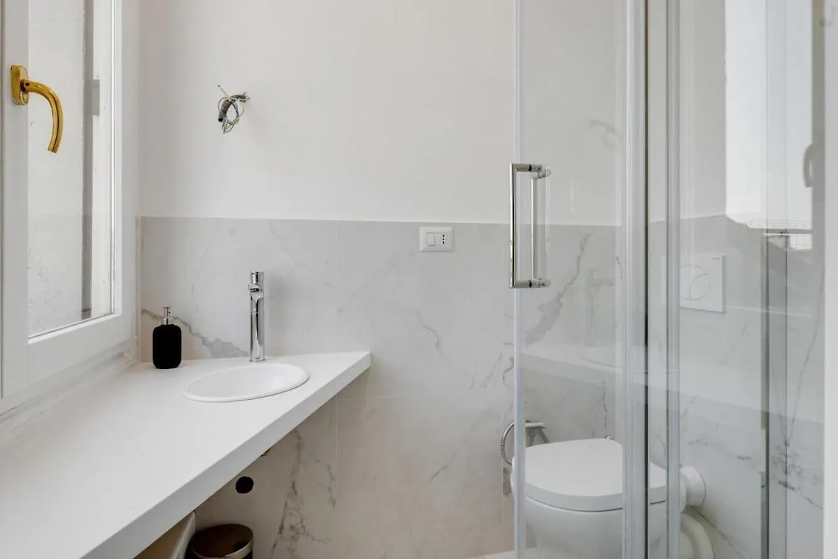 Homeby, Cozy Penthouse Apartment Milano