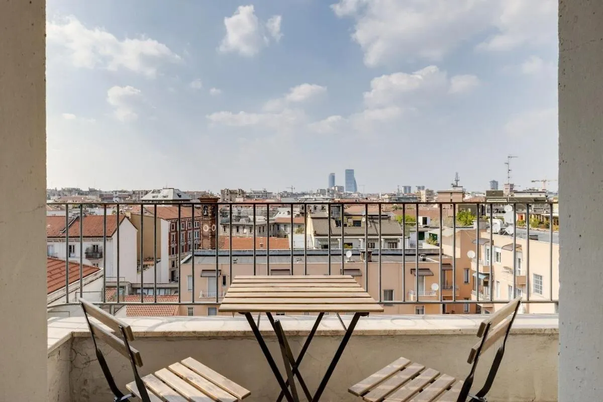 Homeby, Cozy Penthouse Apartment Milano