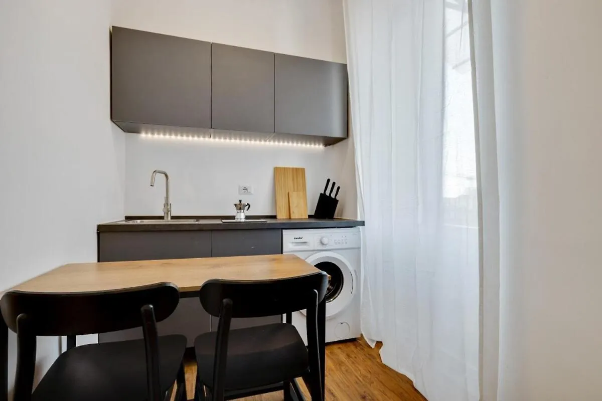 Homeby, Cozy Penthouse Apartment Milano Italien