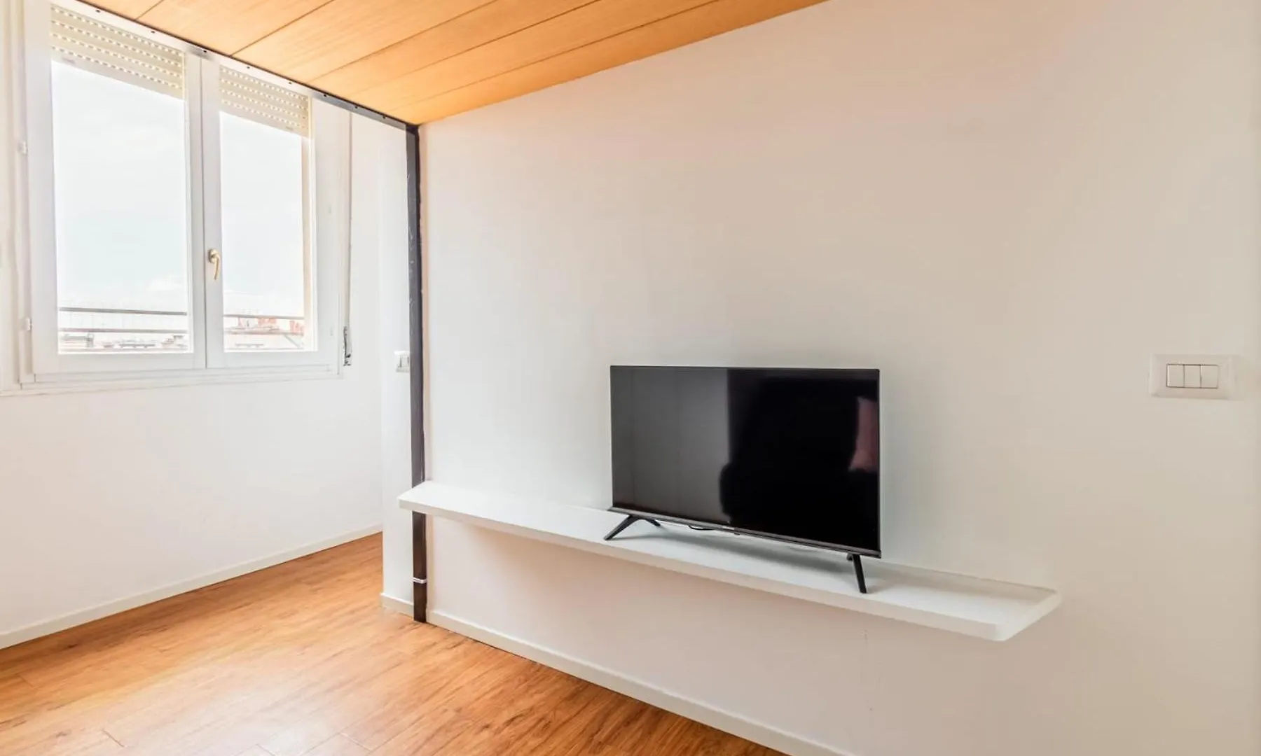 Homeby, Cozy Penthouse Apartment Milano