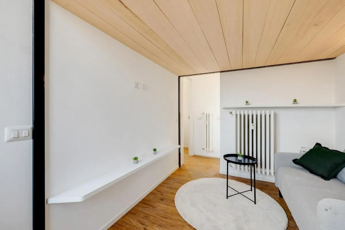 Homeby, Cozy Penthouse Apartment Milano