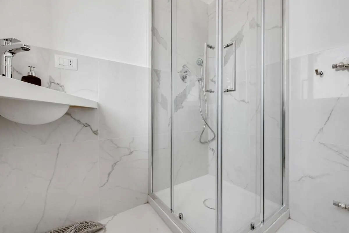 Homeby, Cozy Penthouse Apartment Milano