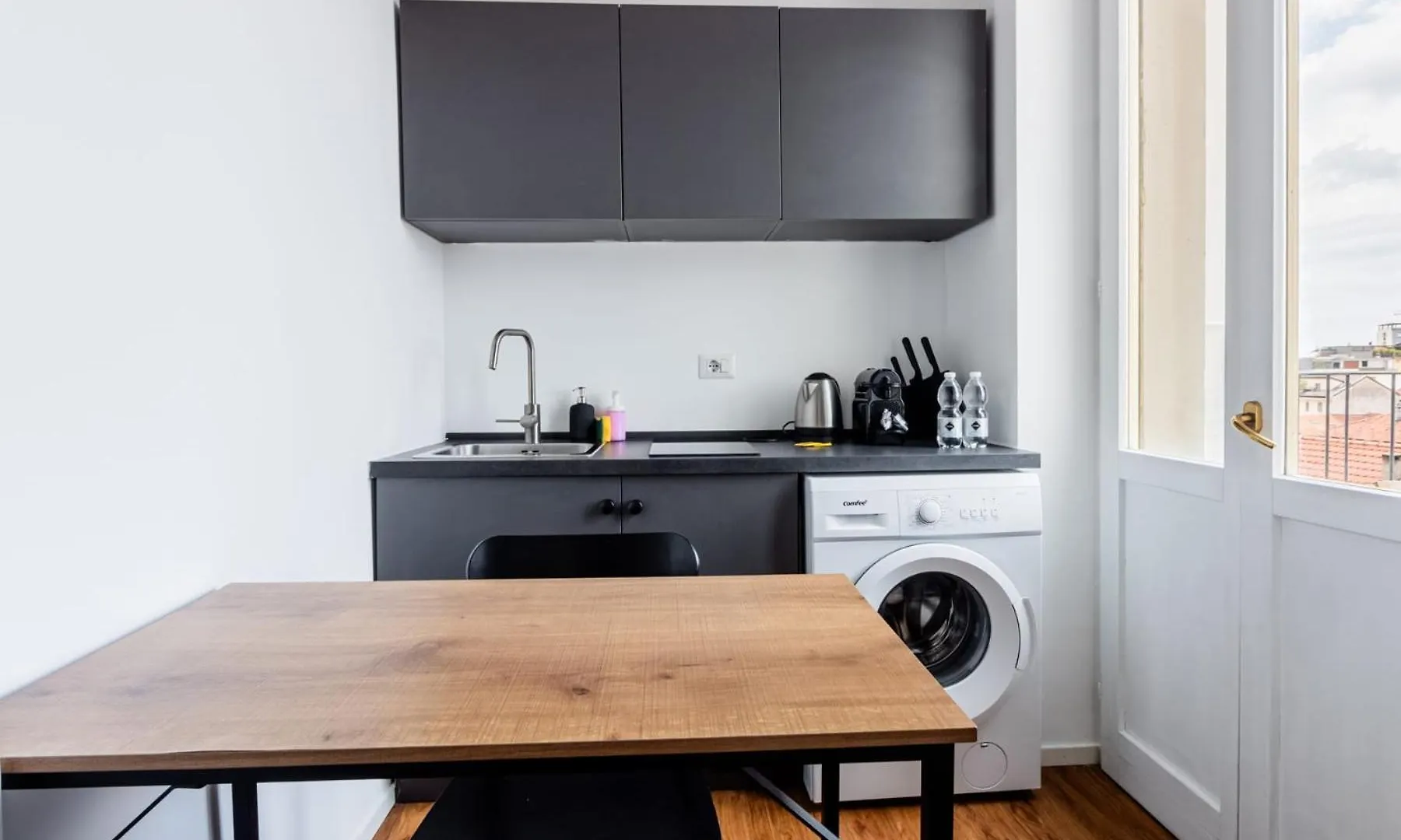 Homeby, Cozy Penthouse Apartment Milano