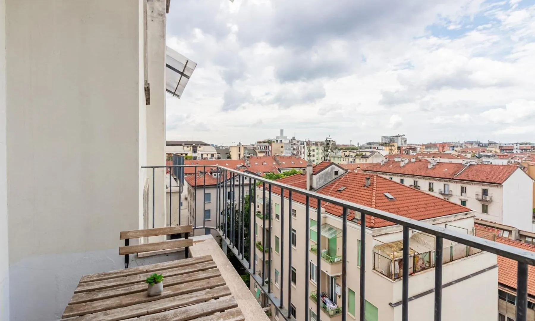 Homeby, Cozy Penthouse Apartment Milano