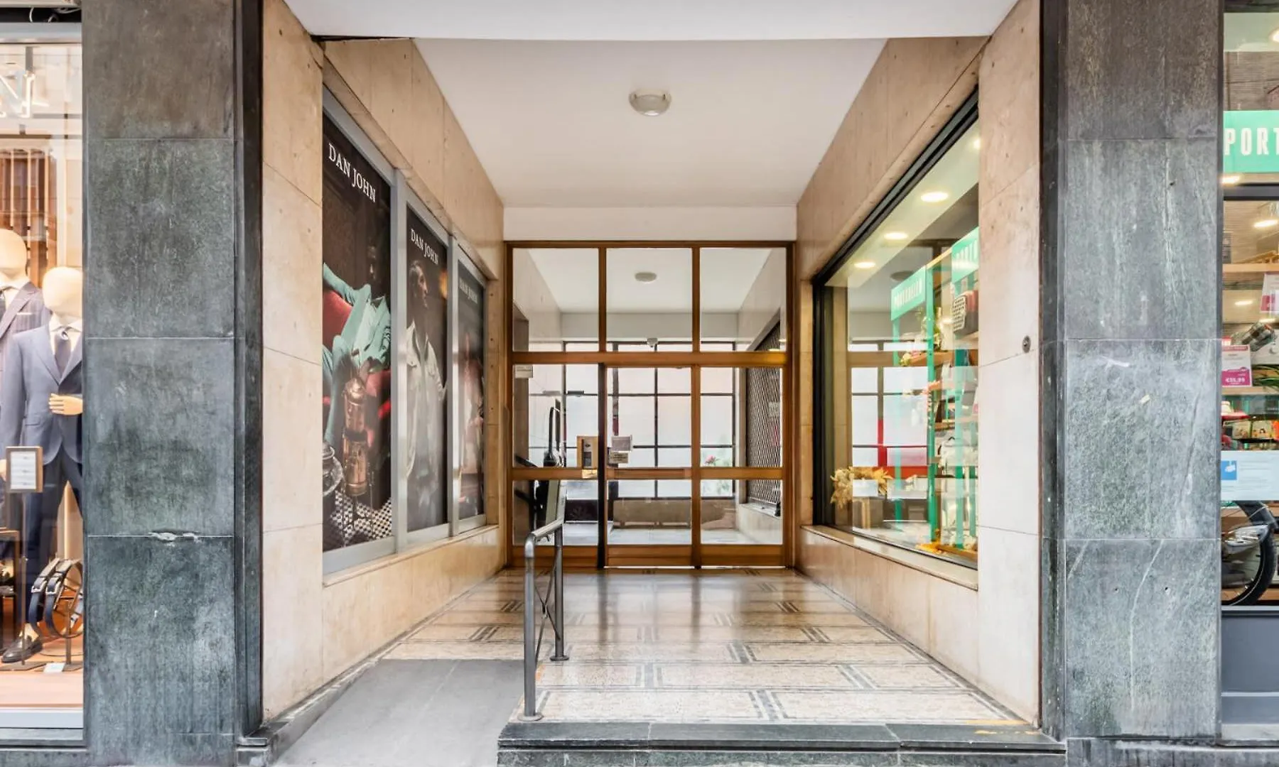 Homeby, Cozy Penthouse Apartment Milano